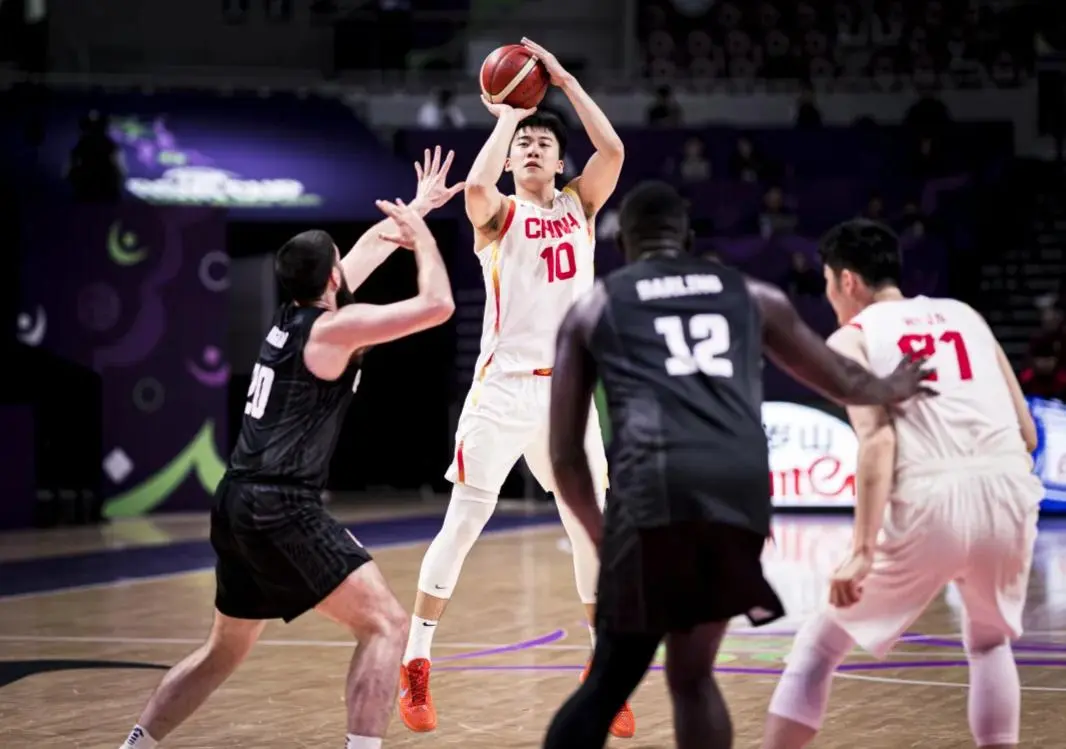 认为他很难 认为他很难