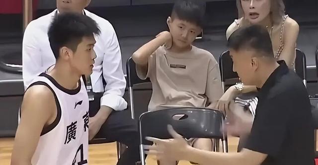 顿与古德温, 的山西汾酒, 名国青球员